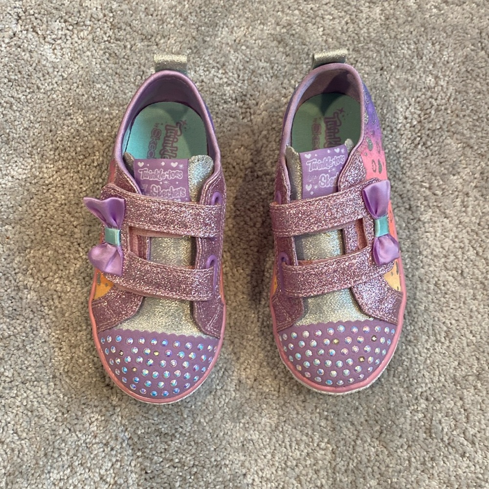 NWOT Skechers light up shoes size girls 10